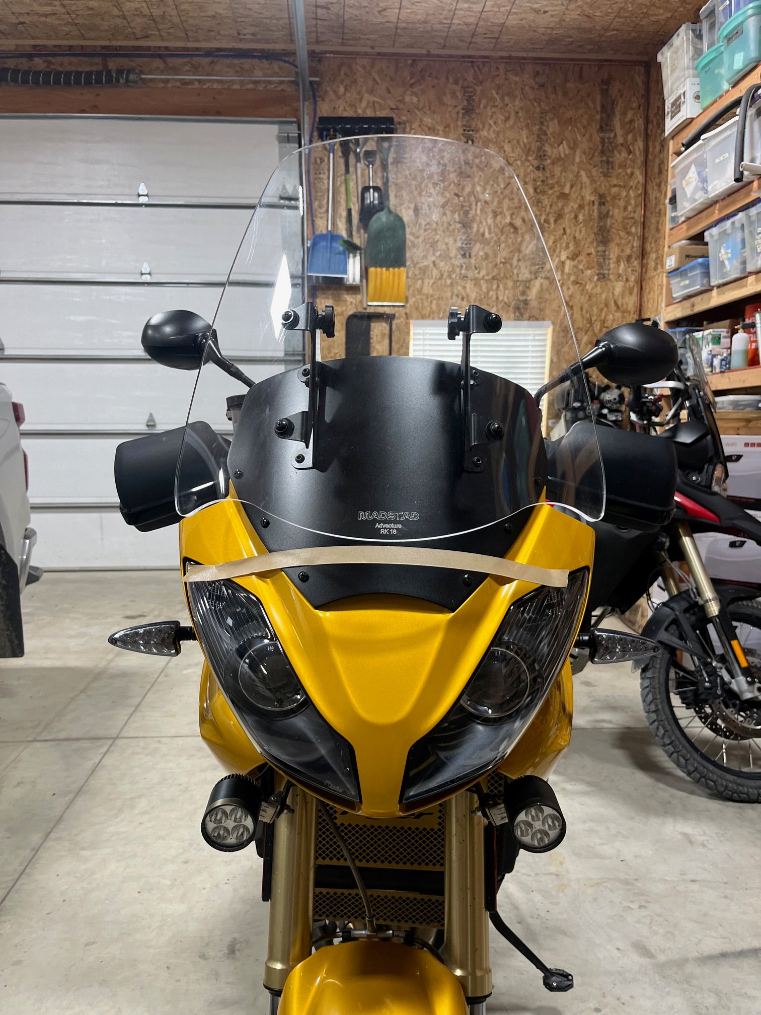 Triumph tiger 1050 windscreen top
