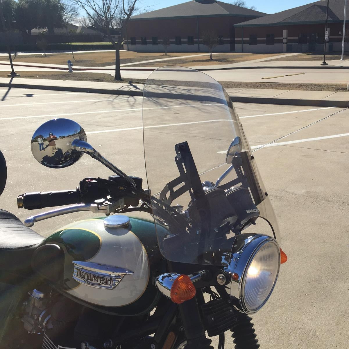 Triumph bonneville t100 windshield top